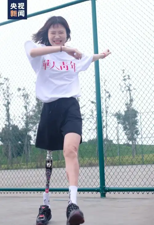 汶川地震16年:经历过黑暗,更知如何寻找光亮_废墟_假肢_因为