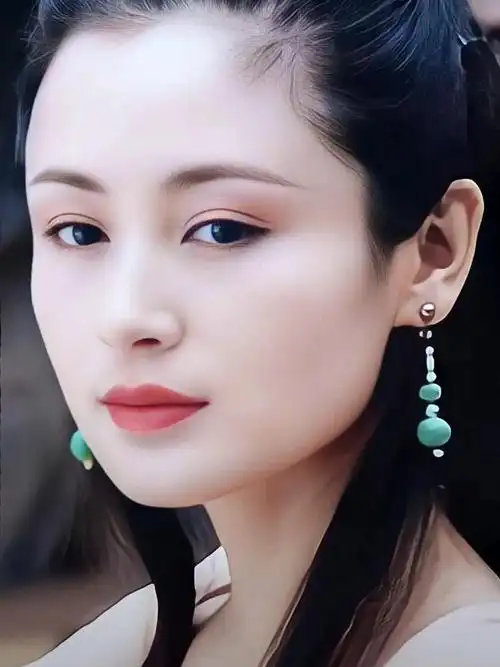 目如圆杏点秋水,眉似伏黛画远山,她就是古装女神——陈红