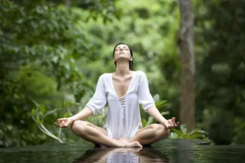 y 瑜伽-花瓣网|陪你做生活的设计师 | 有故事,你备好酒了吗?