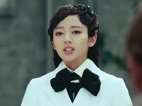 半妖倾城江雪舞当着记者面展现神奇医术却没想到这是演戏