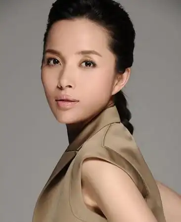 不愿做豪门太太二婚靳东被宠成公主演员李佳凭什么