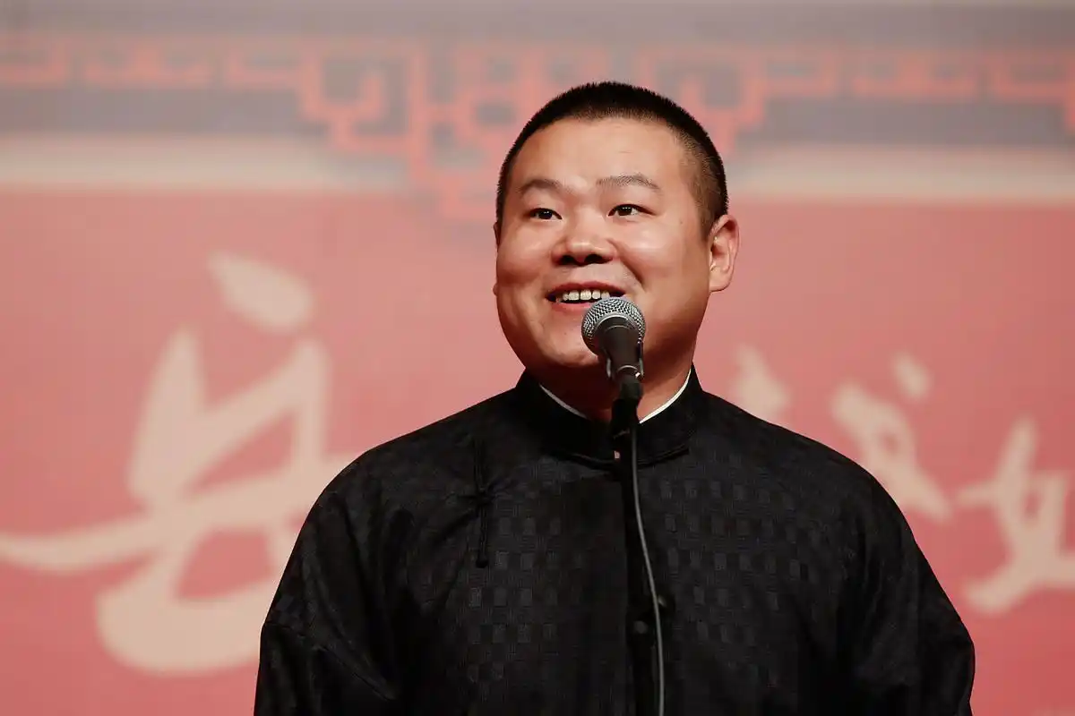 娱乐圈再次掀起轩然大波,因为著名喜剧演员岳云鹏的经纪人王俣钦涉嫌