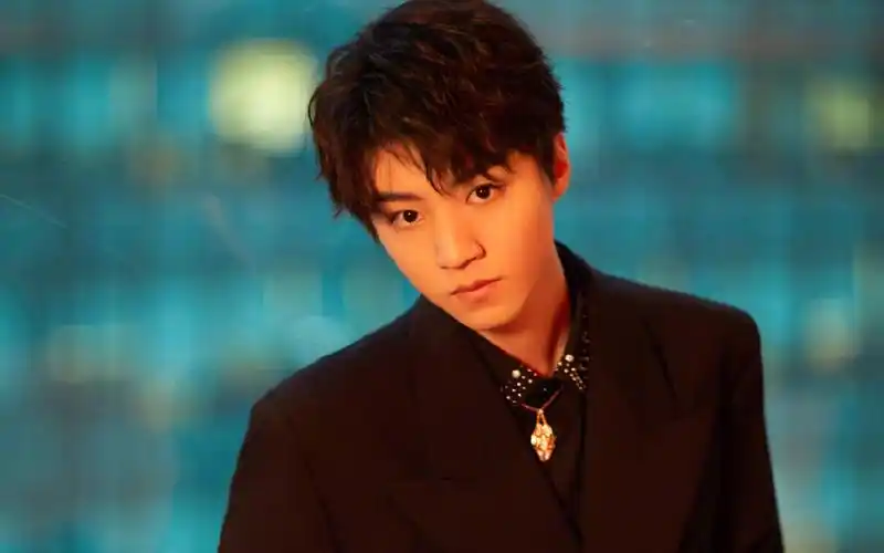 王俊凯2018最新照片哦! 王俊凯1岁到现在的照片-图片大观-奇异网