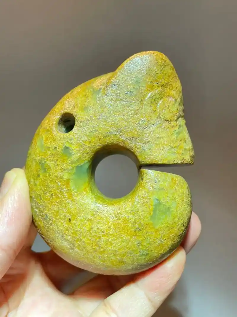 红山文化玉猪龙真品