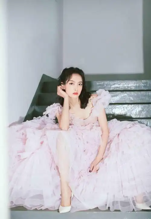 宋茜粉色公主裙浪漫写真