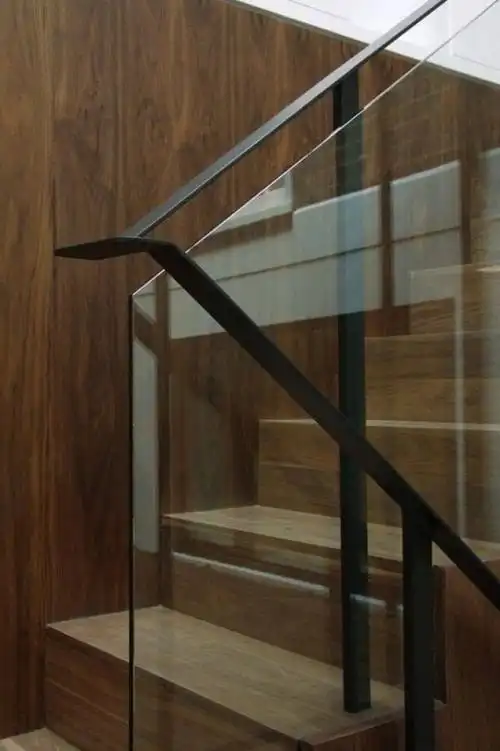 楼梯扶手 · 转角