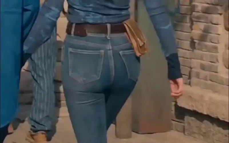 女星牛仔裤之倪妮竖版(又美又飒太绝了)