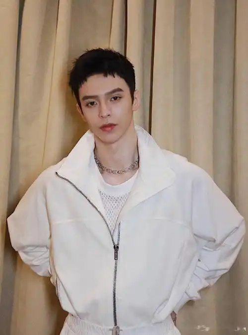 青3王南钧是星二代参加过快男和创4的力丸米卡还是朋友