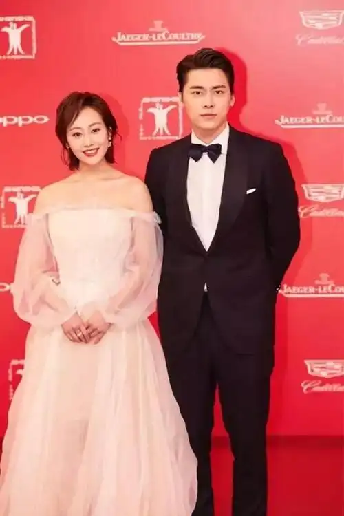 "司理理"李纯恋情曝光?携神秘男同回爱巢,曾与李易峰传绯闻