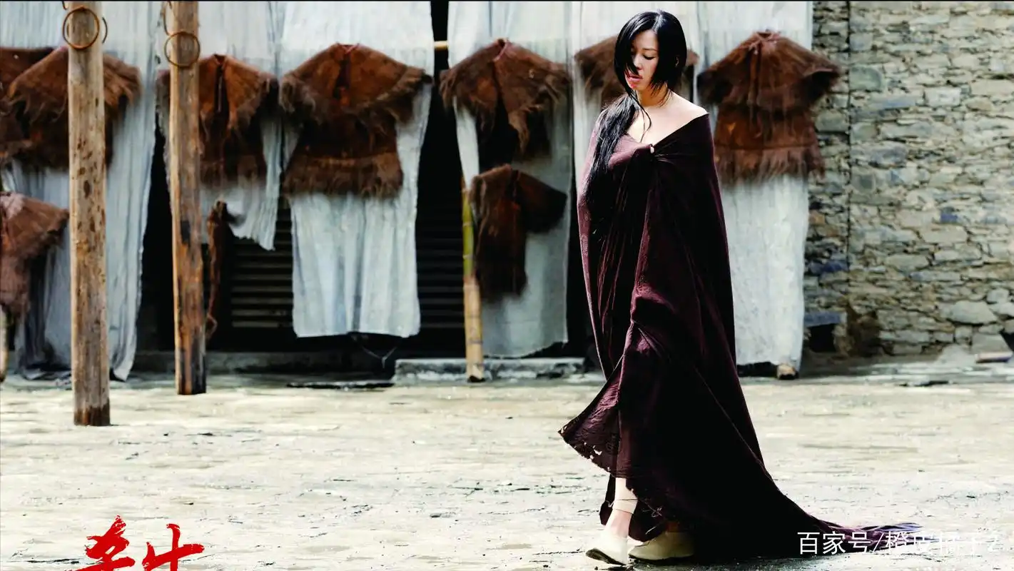 《杀生》里的哑巴马寡妇,没有一句台词,用眼神演活了神秘性感