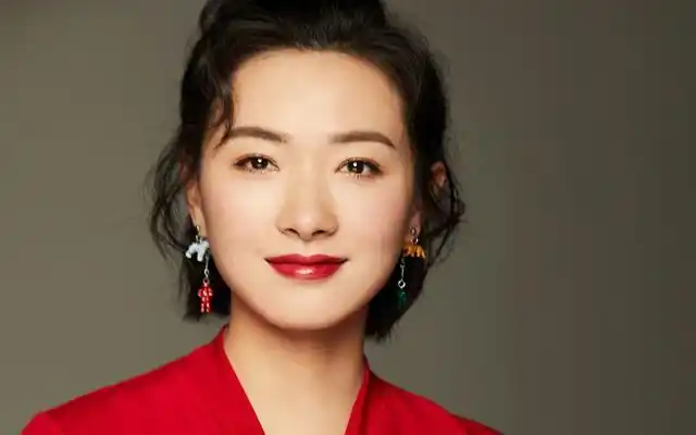 万茜:当过4年歌手,两度合作胡歌,35岁生女,孩子父亲成谜