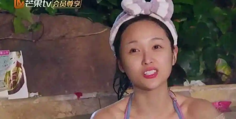 吴宣仪的素颜是真素啊[睡觉] 看这眉毛就知道了[友军]