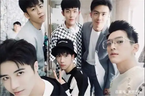 亲爱的热爱的kk战队队员,个个都是宝藏男孩