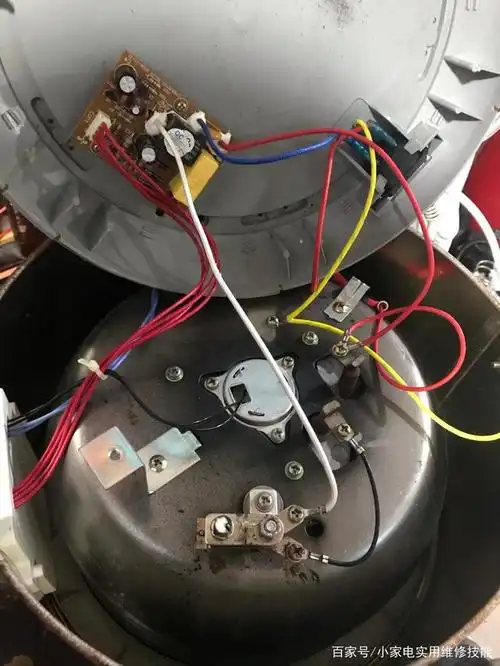 故障,检查一下电加热盘是不是无电或者是开路了自动电压力锅现象自动