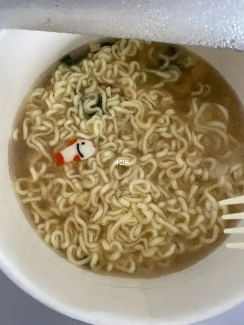 康师傅鲜虾鱼板面