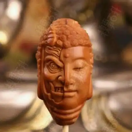 半面佛半面魔木质吊坠