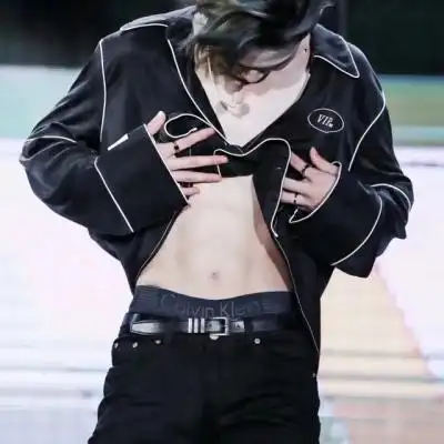 林子言朱正廷腹肌照