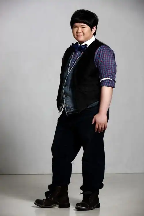 港台 > 正文8月9日晚,《中国好声音》最后一期收徒赛结束,除了塔斯肯