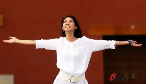 2008年4月30日,北京将迎来北京奥运会倒计时一百天,《北京欢迎你》