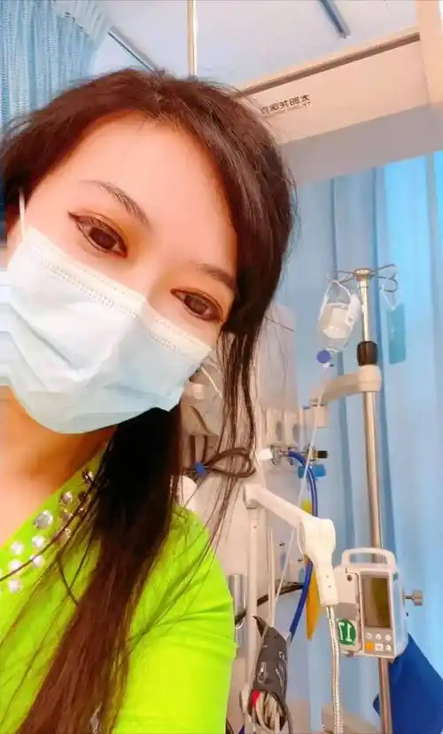 唱作歌手marina杨洋 熊天平为病重母亲祈福 多方专家会诊帮助_妈妈