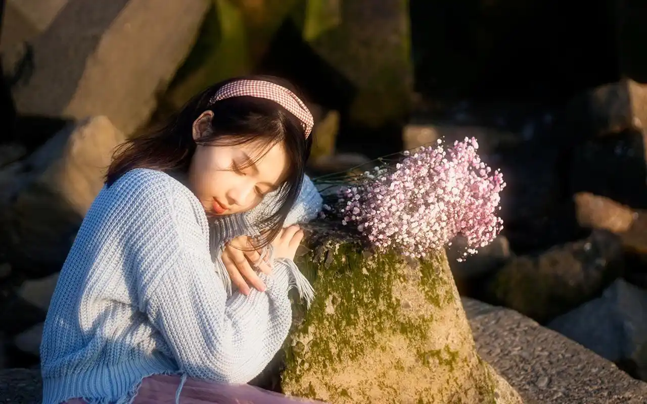 小清新文艺美女海边唯美写真高清壁纸