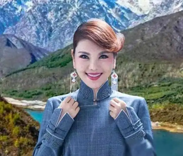 《套马杆》背后,是她的耀眼光芒还是一片茫然?草原