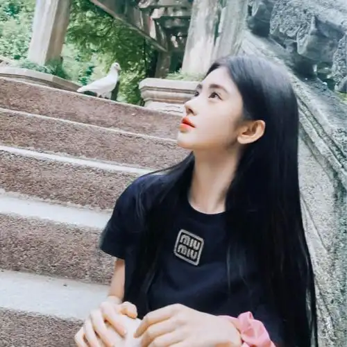 鞠婧祎初恋丸子头