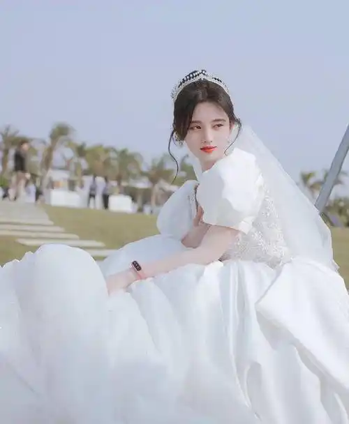 而且baby也有自己的风格,如果学习鞠婧祎的照片风格,不免又会有人拿