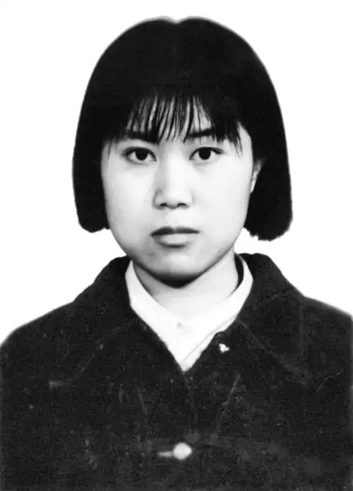 请各位高人处理一张黑白2寸照片