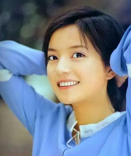 赵薇最珍贵的四张青涩照第一张颜值逆天看完最后一张直接缺氧