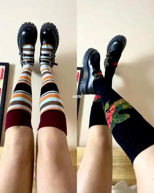穿了一年还没破的两双平价学院风小腿袜