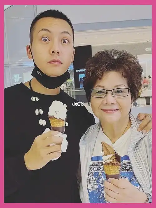 满满正能量的三观更给无数的年轻人做了好榜样 #陈伟霆与妈妈  #世