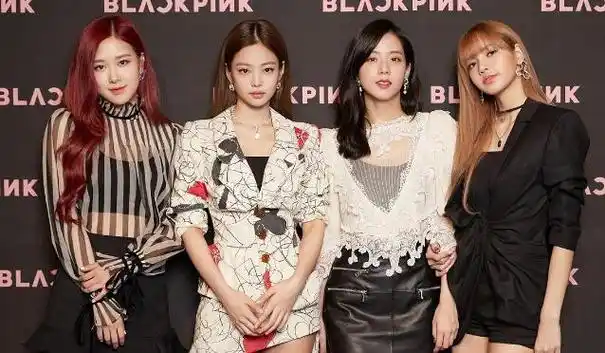 金智秀是世界女团blackpink的成员之一,队内有jennie,rose,jisso和