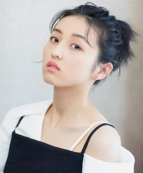 张子枫个人资料