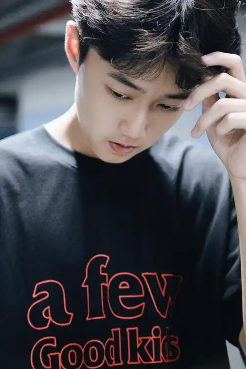 14岁男孩车库写真