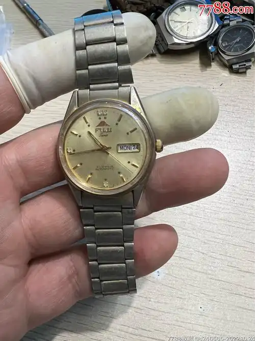 富士男款手表