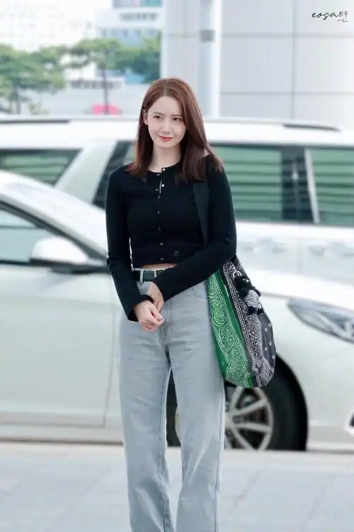 林允儿雅诗兰黛亚太区品牌代言人##林允儿演员出道十六周年快乐