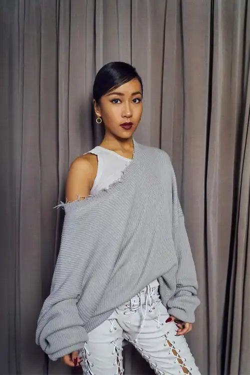 吉克隽逸任性衣品造型大胆蜈蚣裤辣眼睛