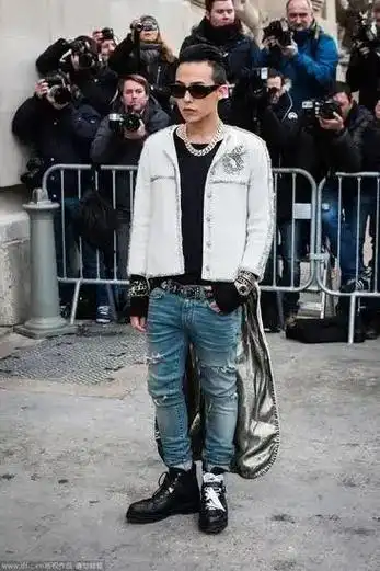 权志龙官方身高1.