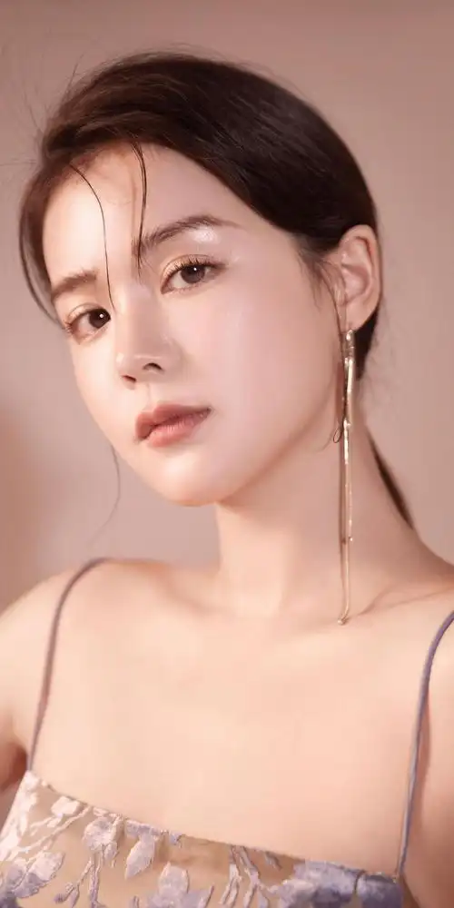 兴趣俱乐部>花粉潮流集中营>主题爱好者>美女壁纸> 荣耀官网 华为商城