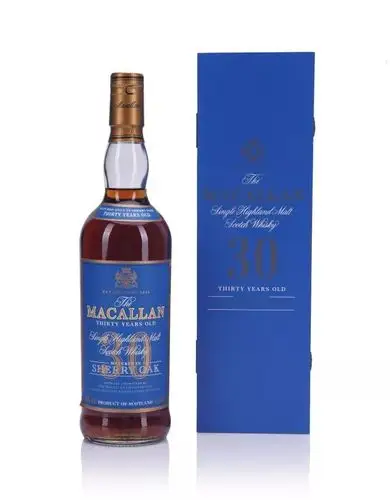 依据苏格兰法律规定,以麦芽或谷类为原料,蒸馏完成后放入橡木桶陈酿