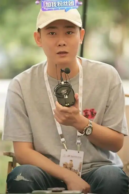 德云社王九龙生日,栾云平晒合影照祝福,张九龄在评论区表达不满