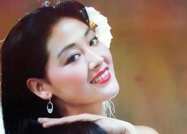 演员王姬成名背后的心酸和泪水虽然有儿有女却喜忧参半