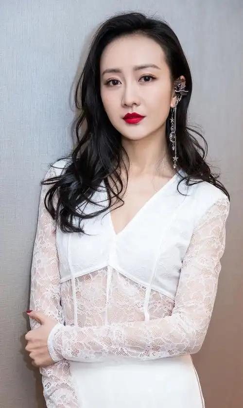 高清手机壁纸之美女篇:高冷御姐王鸥,魅力气质另类风情