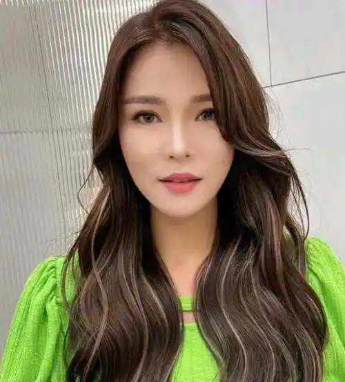 最美的长发烫卷发型 款款优雅时髦显气质