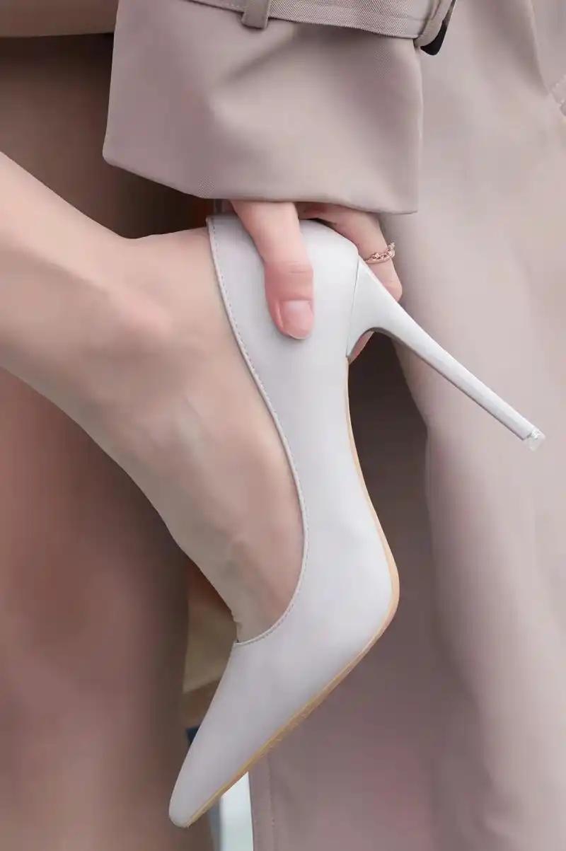 专门为你们拍的,喜欢就收#丝袜# #美腿丝袜高跟鞋# #美脚