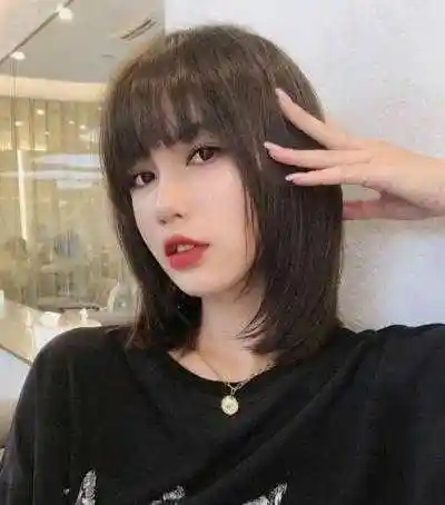 2022发型女最新减龄直发发型,修饰脸小最佳发型