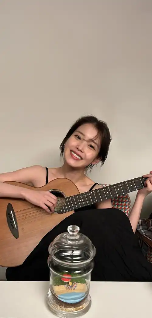 iu李知恩人美心善