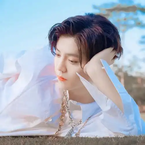 鹿晗图片最帅照片头像,高清鹿晗帅气图片微信头像_明星头像_头像屋