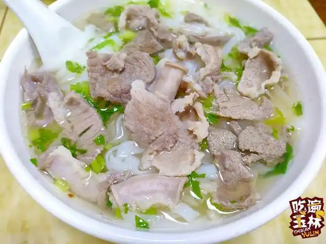 开了11年玉林这家大骨汤粉好吃到连汤底都喝光